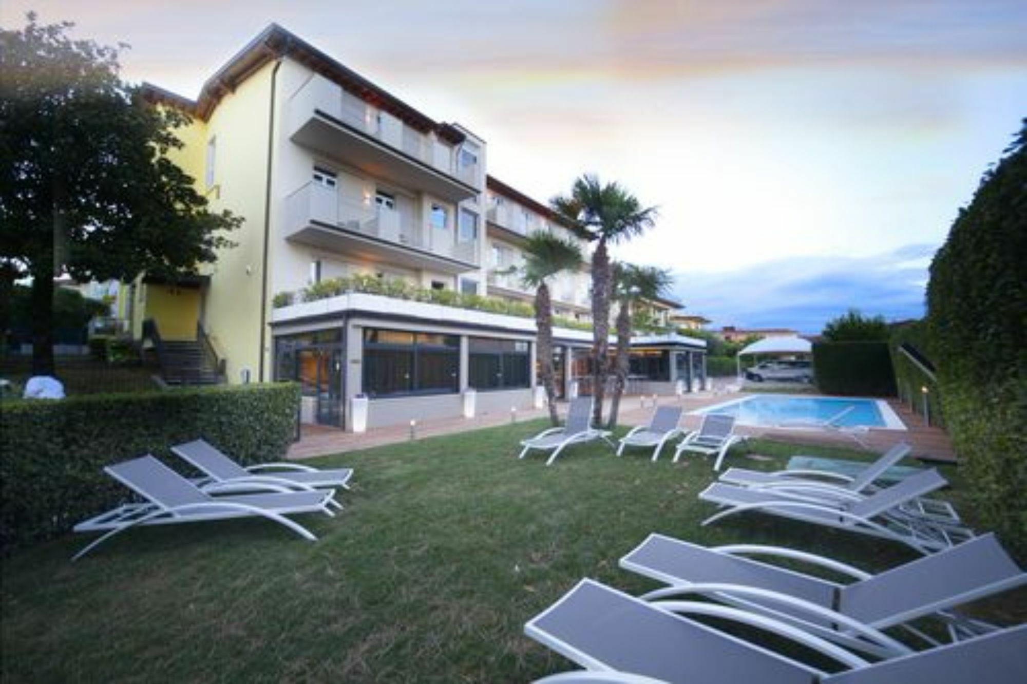 Hotel Palazzo Del Garda & Spa Desenzano del Garda Exterior foto